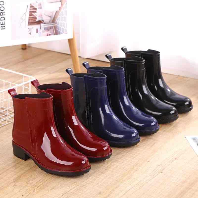 Women Rain Boots Waterproof Rubber Sole Low Heel Winter Shoe Female Middle Tube Fashion  New Brand Design Ankle Boot yyuj7